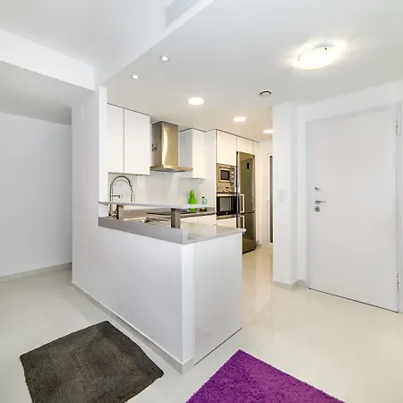 Bennecke Apartment *